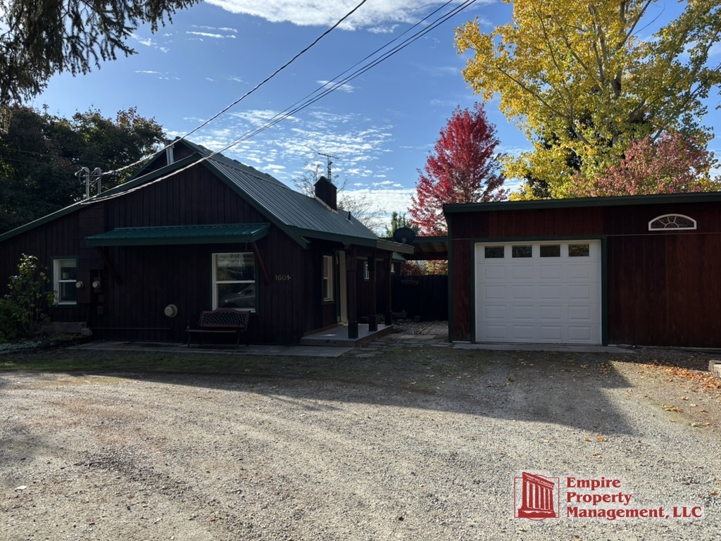 1601 Main Street - A